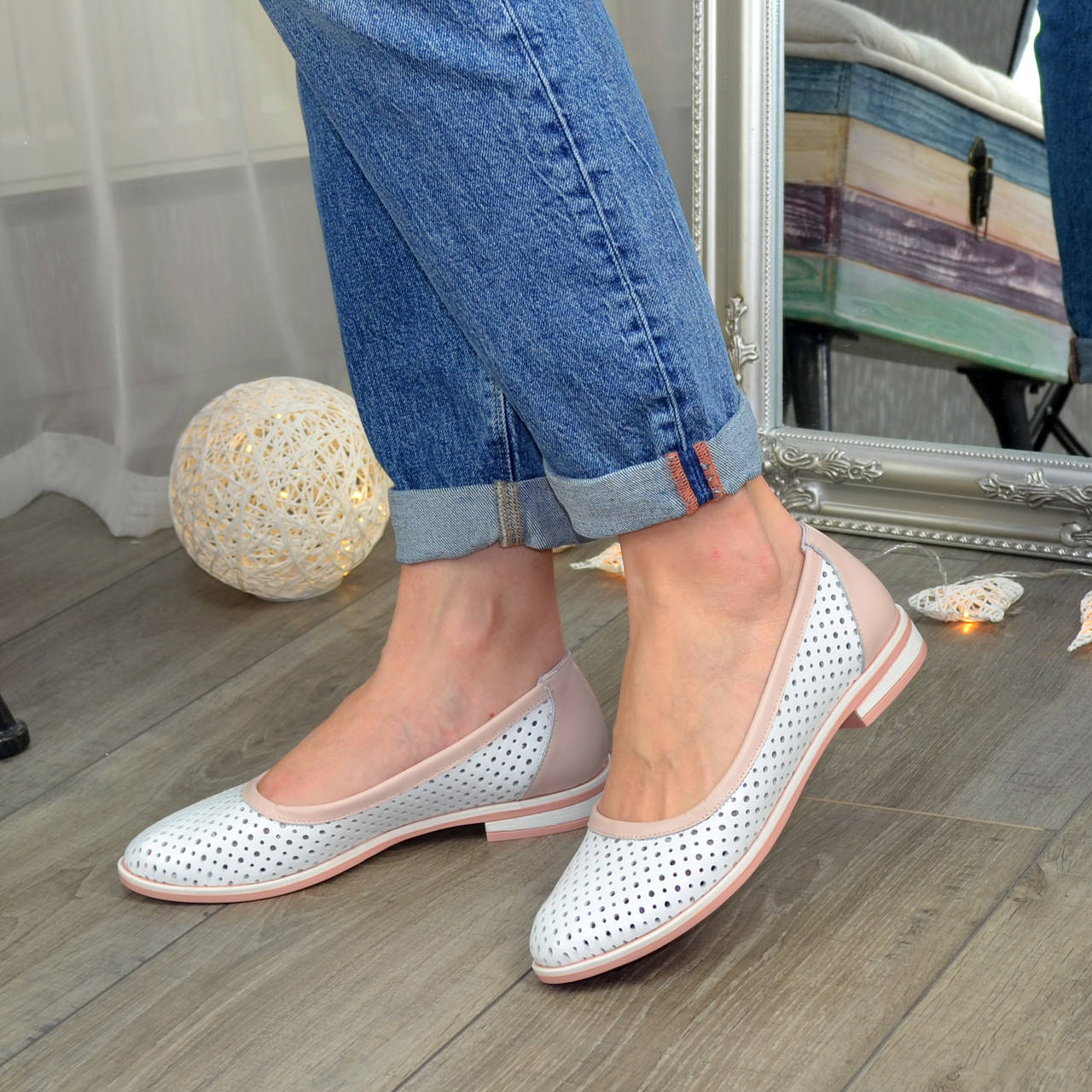 

Балетки кожаные на низком ходу, цвет белый/пудра