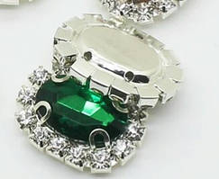 Камінь в сріблястій оправі 2*1,5 см середній зелений