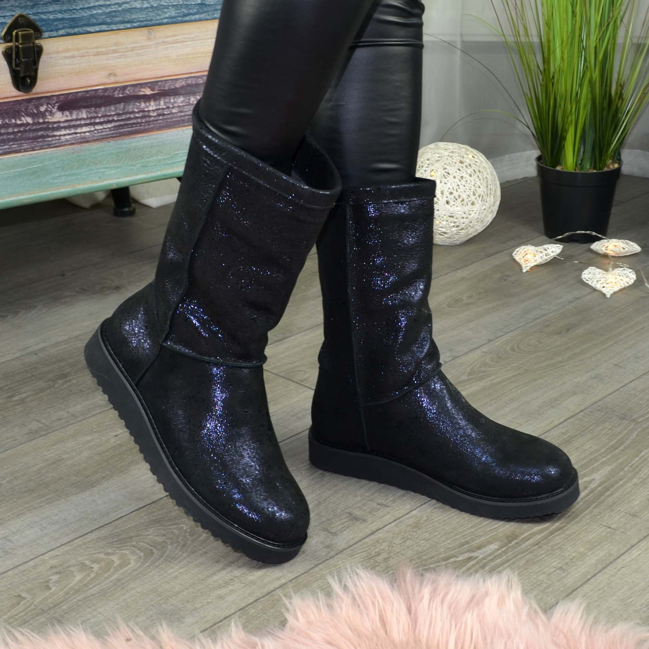 Уггі жіночі на товстій підошві, натуральна замша з лазерним напиленням, фото 1