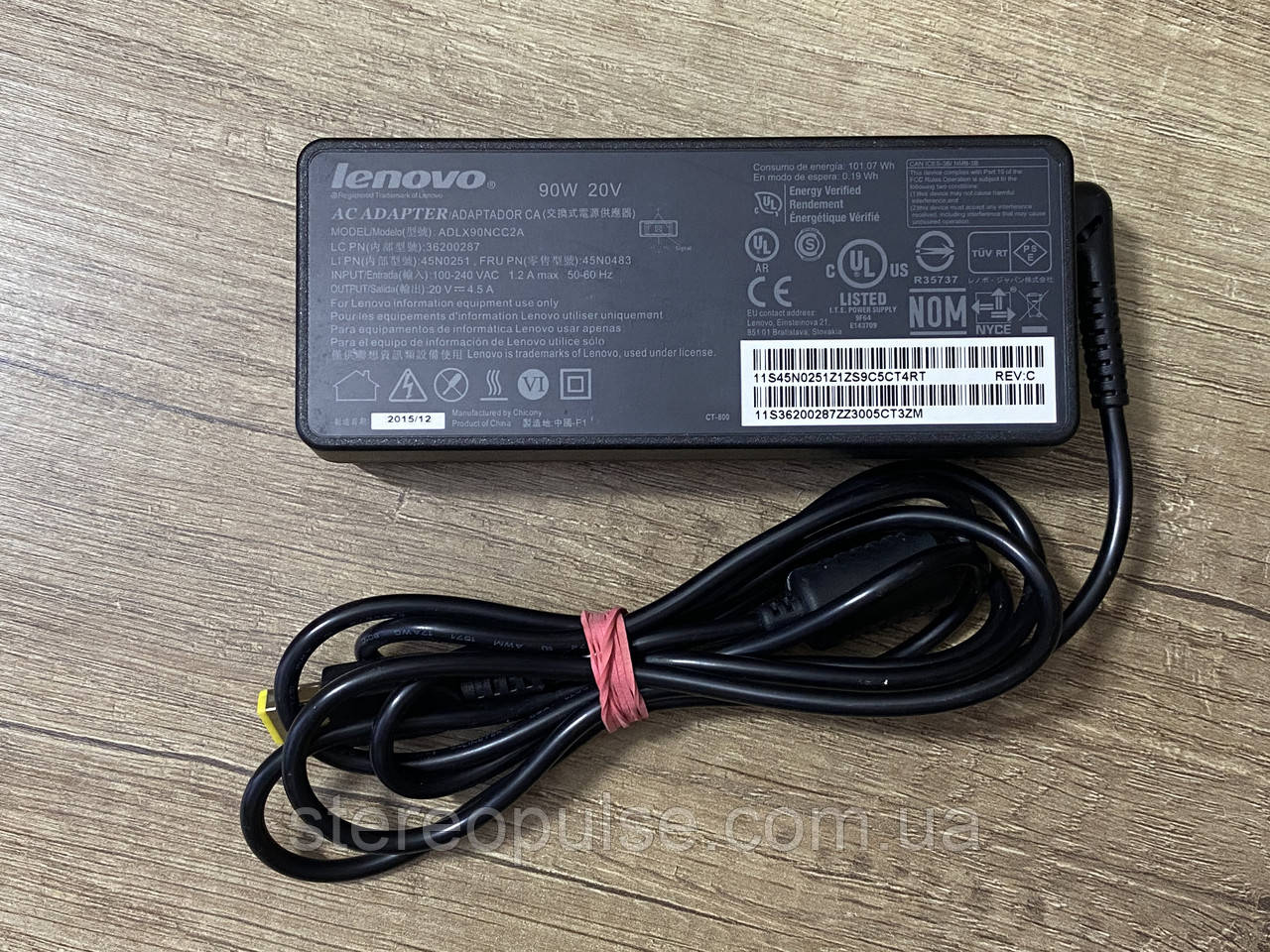 Блок живлення Lenovo ADLX90NCC3A для ноутбуків Lenovo 90W (square, 3pin) Original