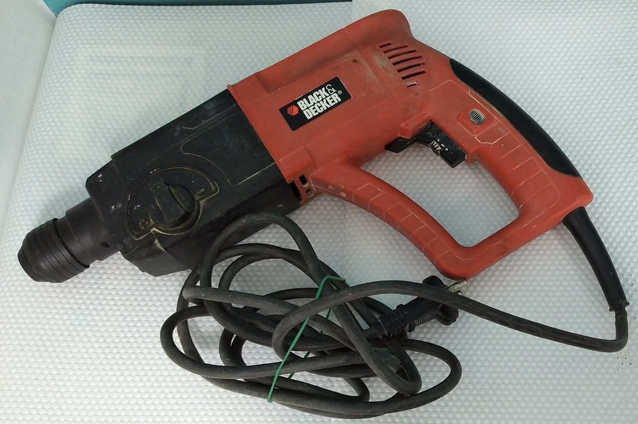 Перфоратор БУ Black & Decker KD 960
