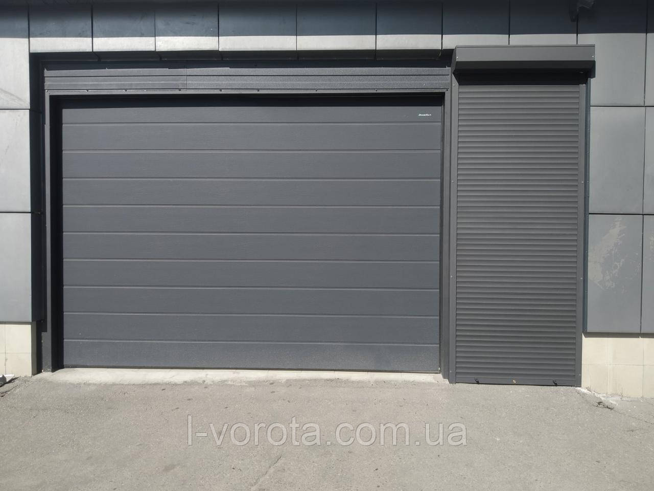 Секційні ворота (колір антрацит)