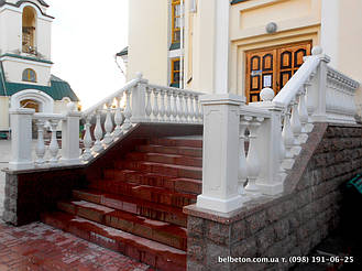 Наши балюстрады и балясины не требуют какого-либо специфического ухода благодаря своей технологии мрамор из бетона. По своей красоте и прочности не уступают натуральному камню. Наши изделия способны облагородить любой интерьер загородного дома.