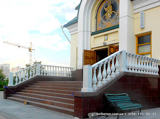 
Благодаря своей технологии мрамор из бетона, после установки балюстрада не требует каких-либо дополнительных обработок, таких как покраска или шпаклевка. Материал изделий обладает равномерной текстурой и подходит для разных климатических условий.