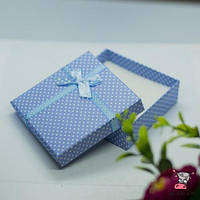Подарункова коробочка картонна "Блакитний горох". Розмір 9*9*3 см
