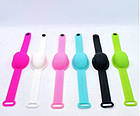 Універсальний силіконовий браслет для антисептика Індивідуальний дозатор диспенсер дезінфектора рук, фото 8