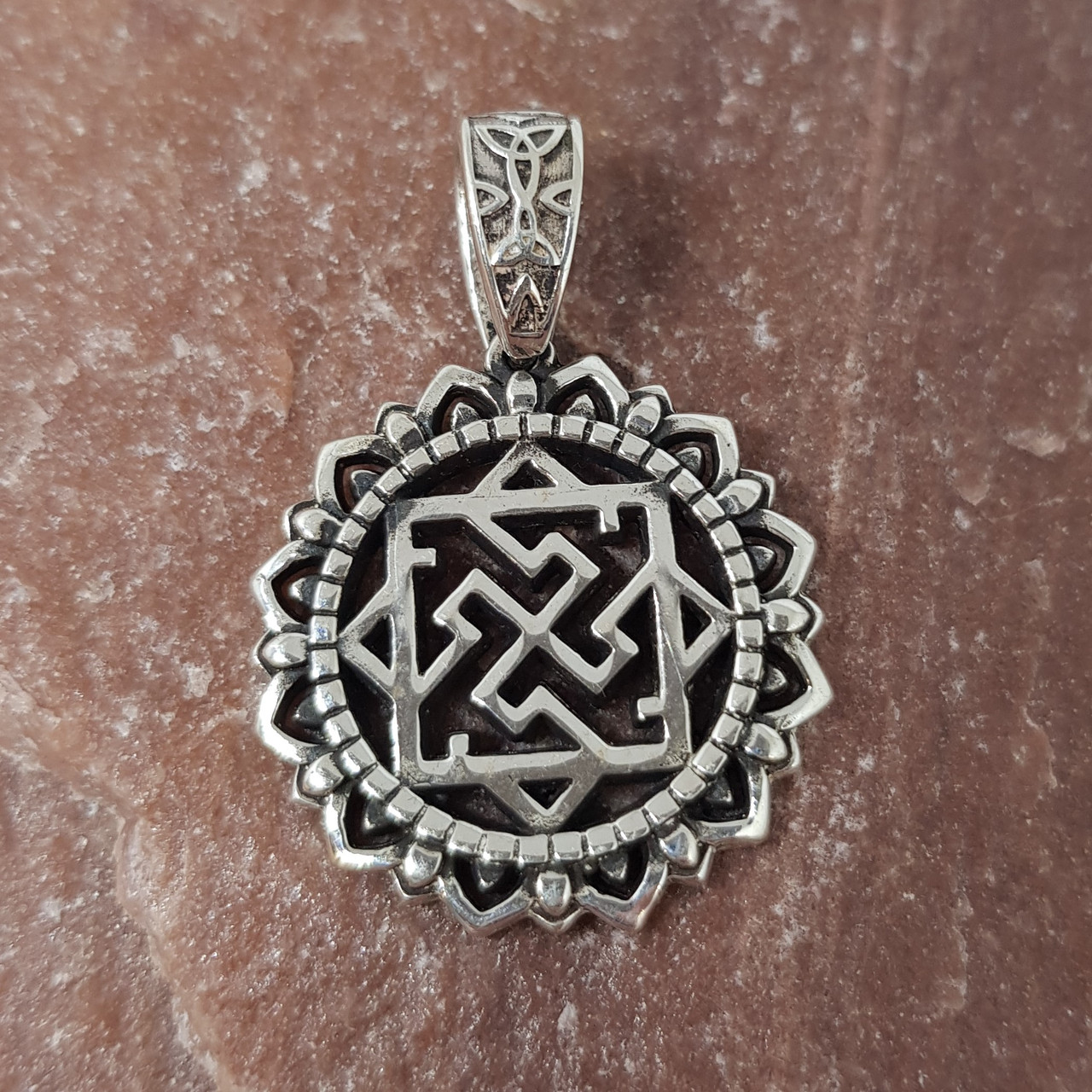Валькірія кулон оберіг амулет