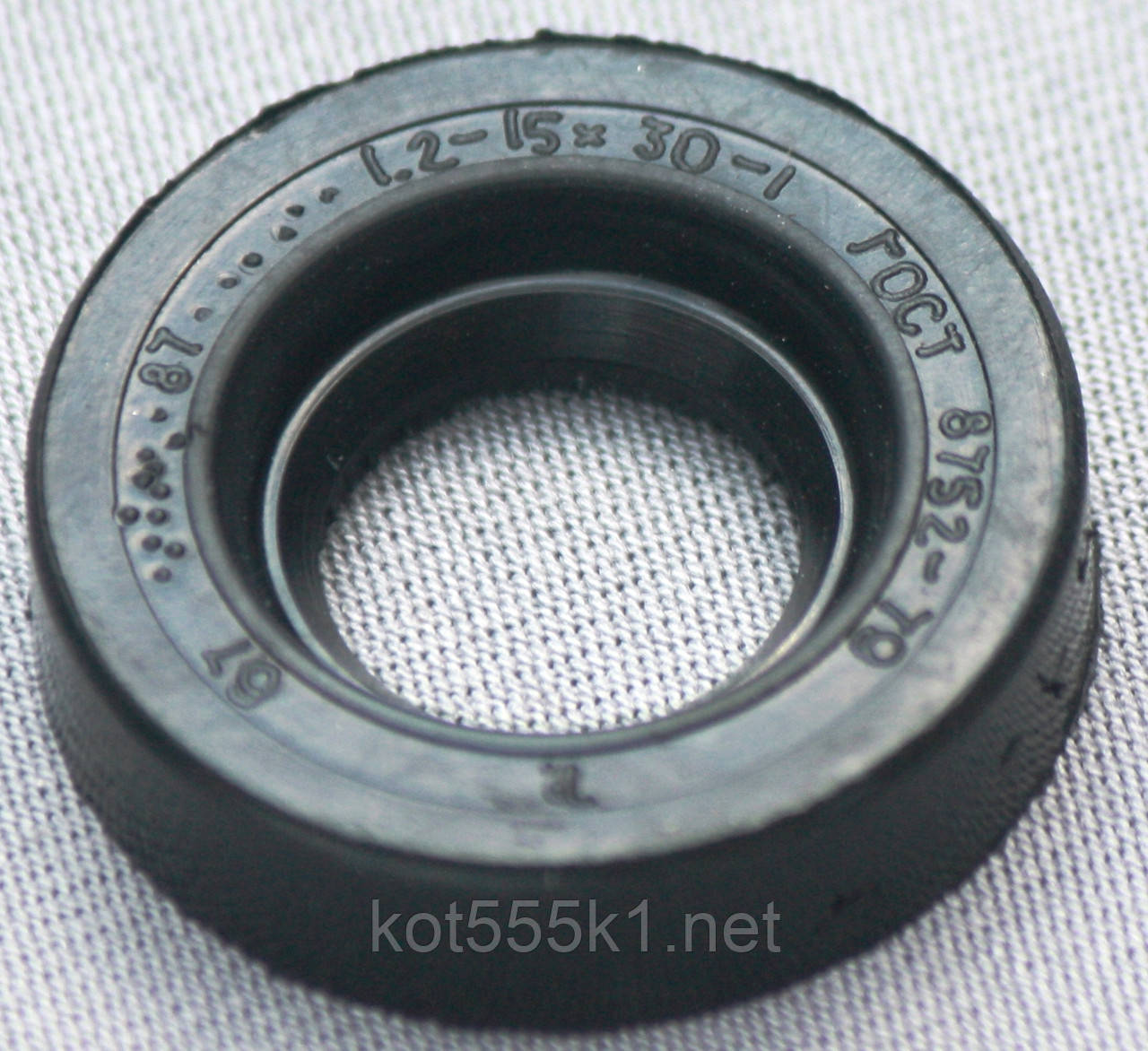 Сальник Дніпро 16*30