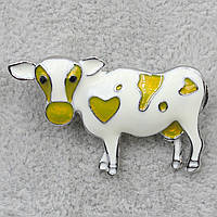 Брошка металева срібляста Корова покрита кольоровою емаллю розмір виробу 38 х 22 мм