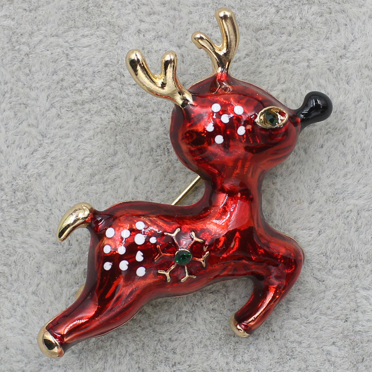 Брошка металева золотиста Різдвяний олень Рудольф покритий червоною емаллю розмір виробу 50х42 мм
