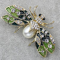 Брошка металева золотиста світлячок із білими стразами та перлиною розмір виробу 65х40 мм