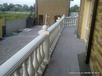 В этом проекте была использована балюстрада с большой асимметричной балясиной.  Срок службы изделий  не менее 20 лет под открытым небом. Наши балясины и балюстрады обладают высокой прочностью и плотность.