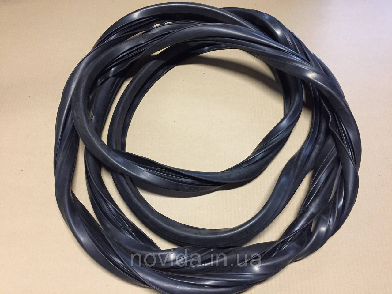 Ущільнювач скла вітрового КАМАЗ 5320-5206054-01