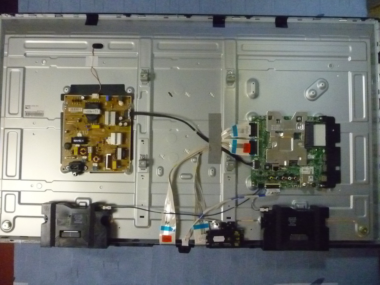 Плати від LЕD TV LG 43UK6300PLB.BDRWLJP по блоках (матриця розбита).