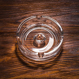 Попільничка з "застрягла" кулею 9мм