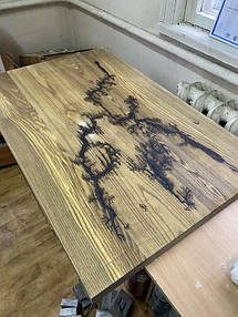 Не менш цікавим може бути випалювання на шкірі. Для роботи використовуються всі ті ж інструменти, що випалюють на дереві, тільки потужність виставляється менша.