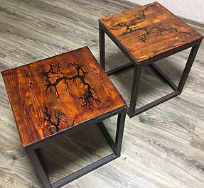 У декорі сьогодні все частіше використовуються випалювальні техніки на дереві в поєднанні з епоксидною смолою: так можна зробити не тільки фактурні стільниці, а й, наприклад, незвичайної краси вази