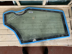 Скло дверей ліве JCB 3CX 827/80143 827/80472 Скло дверей бічне ліве JCB