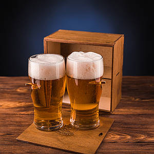 Набір з двох пивних бокалів зі справжньою кулею