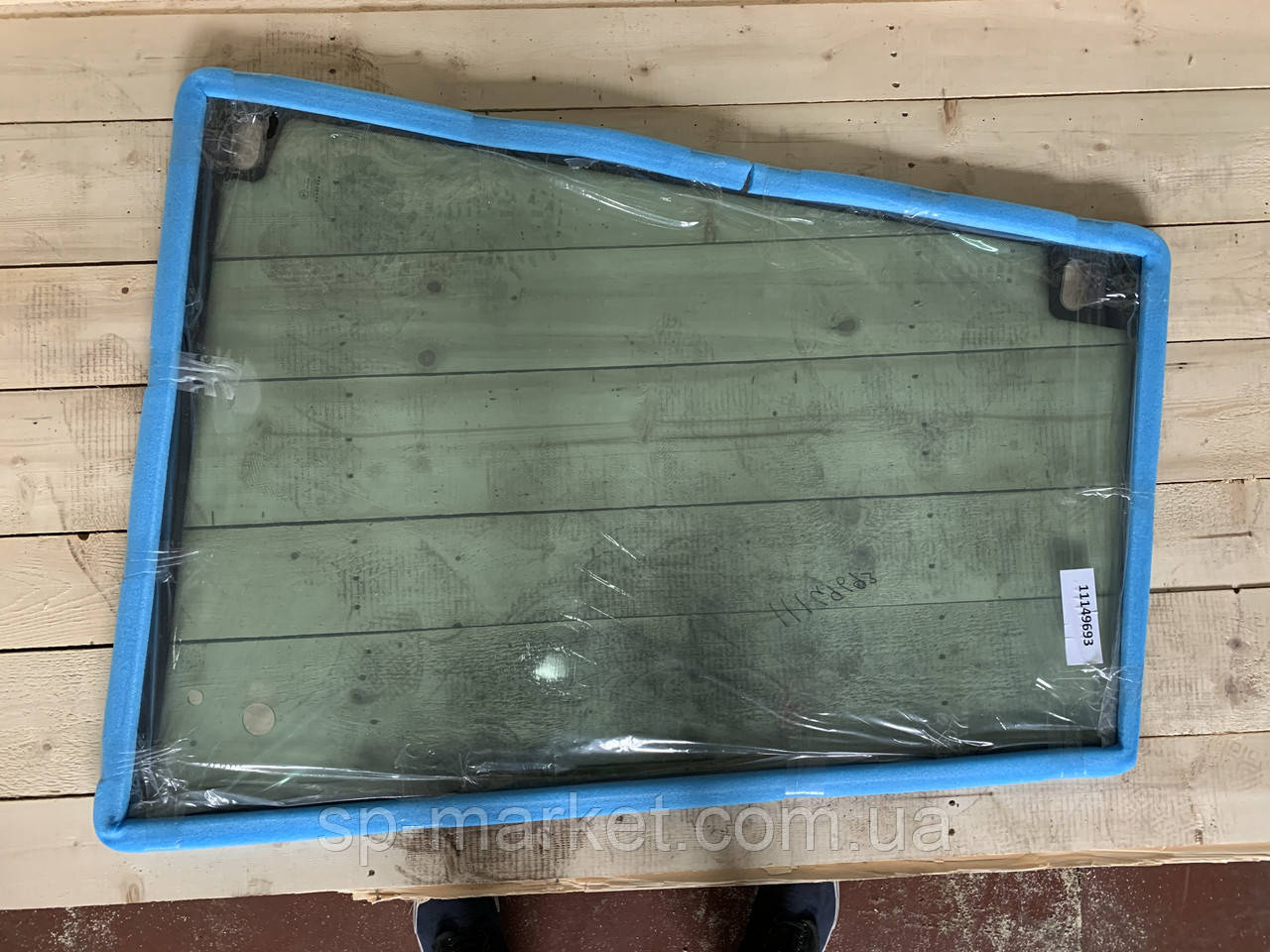 Скло заднє праве Volvo BL71 11149693  VOE11149693 Скло заднє праве екскаватора-навантажувача VOLVO BL7, фото 1