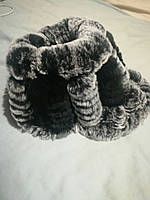 Пов'язка з козирком із в'язаного хутра кролика Рекс