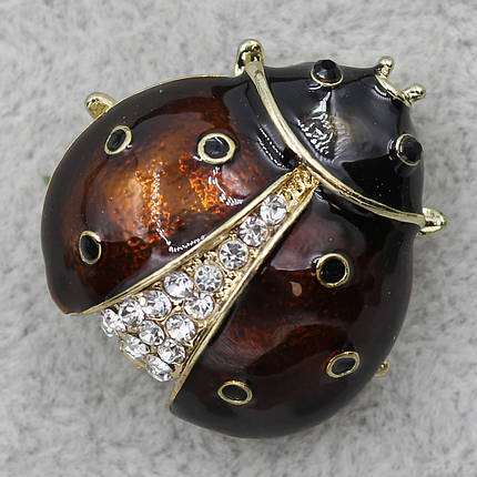 Брошка Боже Корівка коричнева емаль із кристалами золотистого кольору розмір виробу 25х25 мм, фото 1