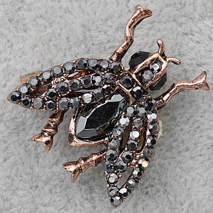 Брошка на бронзовій основі муха з інкрустованими чорними кристалами розмір виробу 30х25 мм