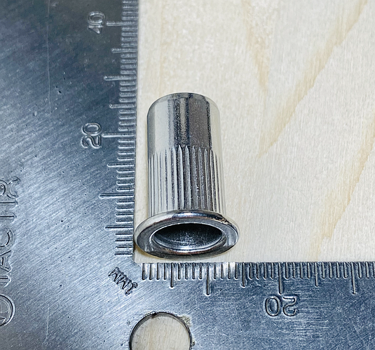 Применение винтовых заклепок