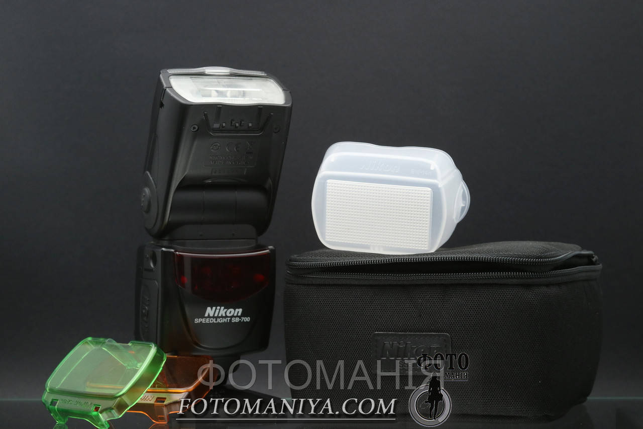 Nikon SB-700 Speedlight