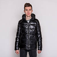 Чоловіча зимова куртка, чорного кольору.