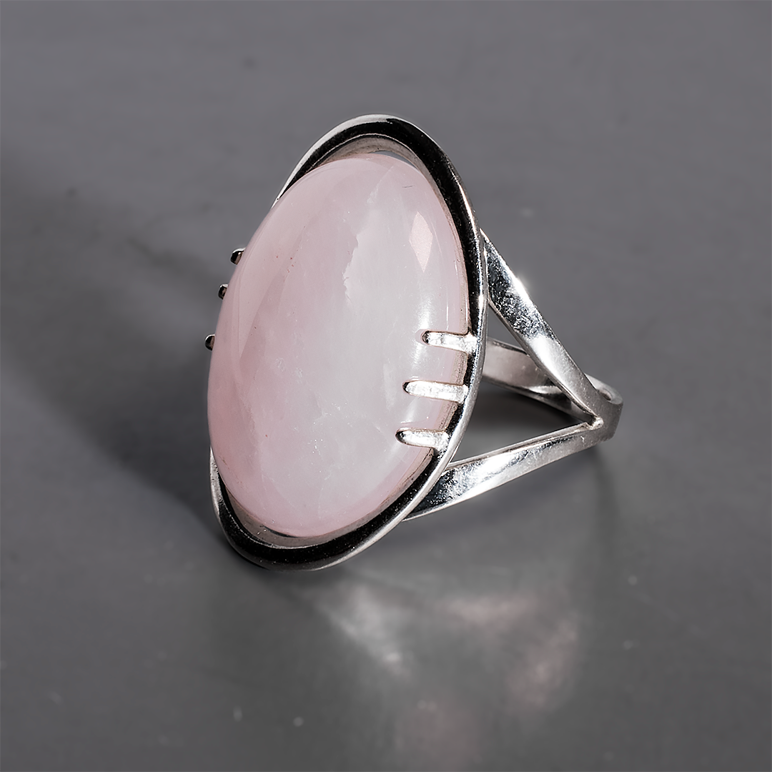 Срібне кільце з рожевим кварцом, 25*18 мм, 1593КР