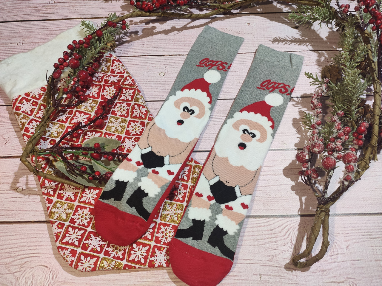 🎄 Червоні новорічні шкарпетки з Дідом Морозом MERRY CHRISTMAS 36-41 розмір Золото