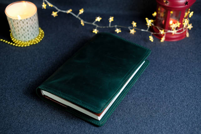 Обкладинка з пеналом для щоденника формату А5 "Модель №16" з натуральної шкіри колір Зелений, фото 1