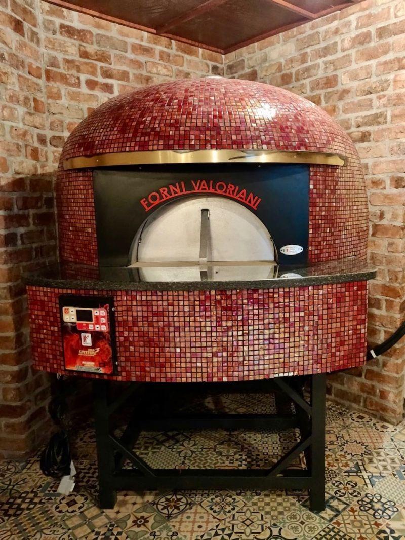 Special Pizzeria 165. Піч для піци на дровах. Піци: 12 шт. Alfa Pizza Італія