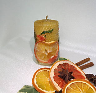 Свічка з бджолиного воску ручної роботи декоративна "Медовий апельсин"