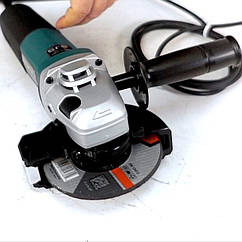 Шліфувальна машина Makita 9565 CVR