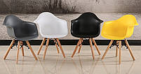 Дитяче крісло Kids Leon чорне на дерев'яних У ногах, дизайн Charles&Ray Eames, фото 4