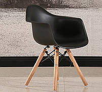 Дитяче крісло Kids Leon чорне на дерев'яних У ногах, дизайн Charles&Ray Eames, фото 3