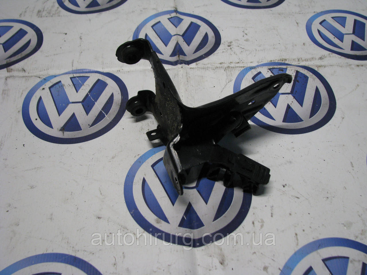 Кронштейн блока ABS Volkswagen Passat B7 USA