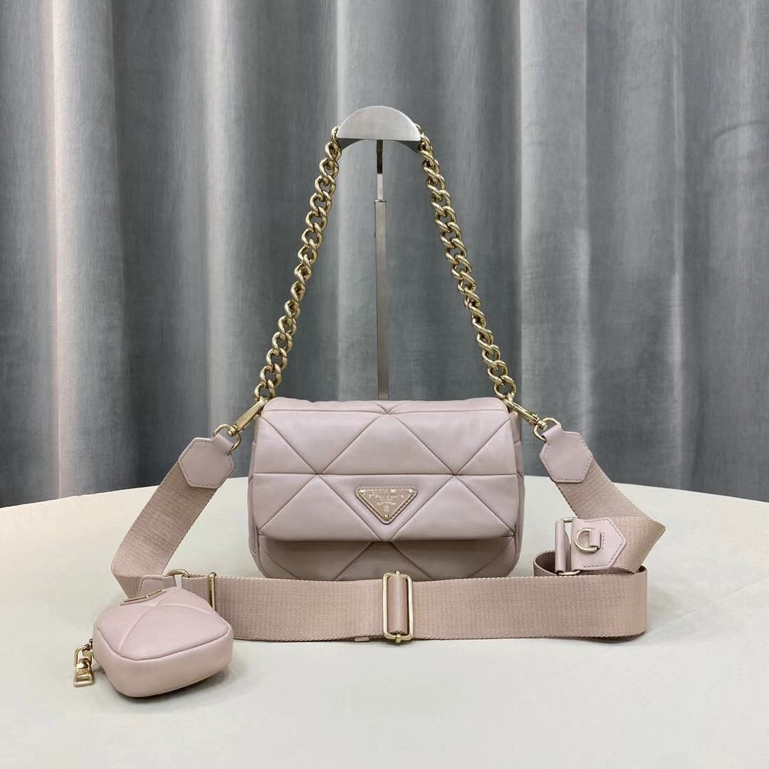 Шкіряна сумка Prada