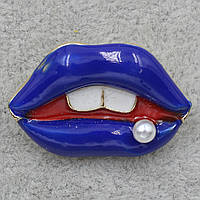 Брошка металева золотистиста Губи покрита синьою та червоною емаллю розмір виробу 30х20 мм