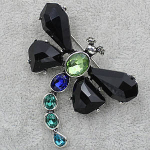 Брошка металева на сріблястій основі з різнобарвними кристалами розмір виробу 5 х 4,5 см