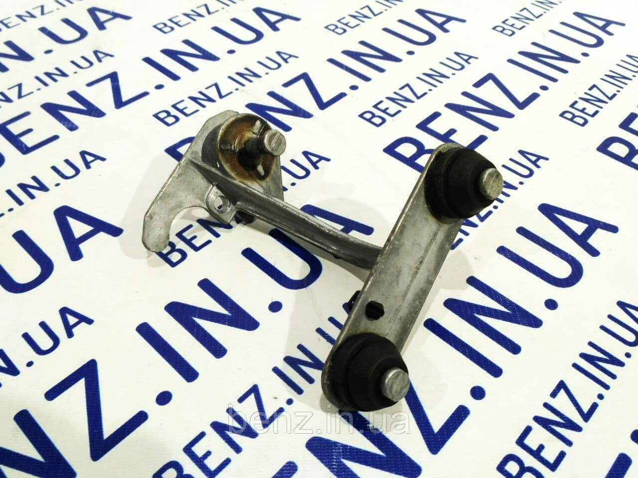 Кронштейн блоку ABS Mercedes W204, S204, X204 A2044310240