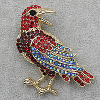 Брошка металлическая золотистая Птица с разноцветными кристаллами размер изделия 50х50 мм