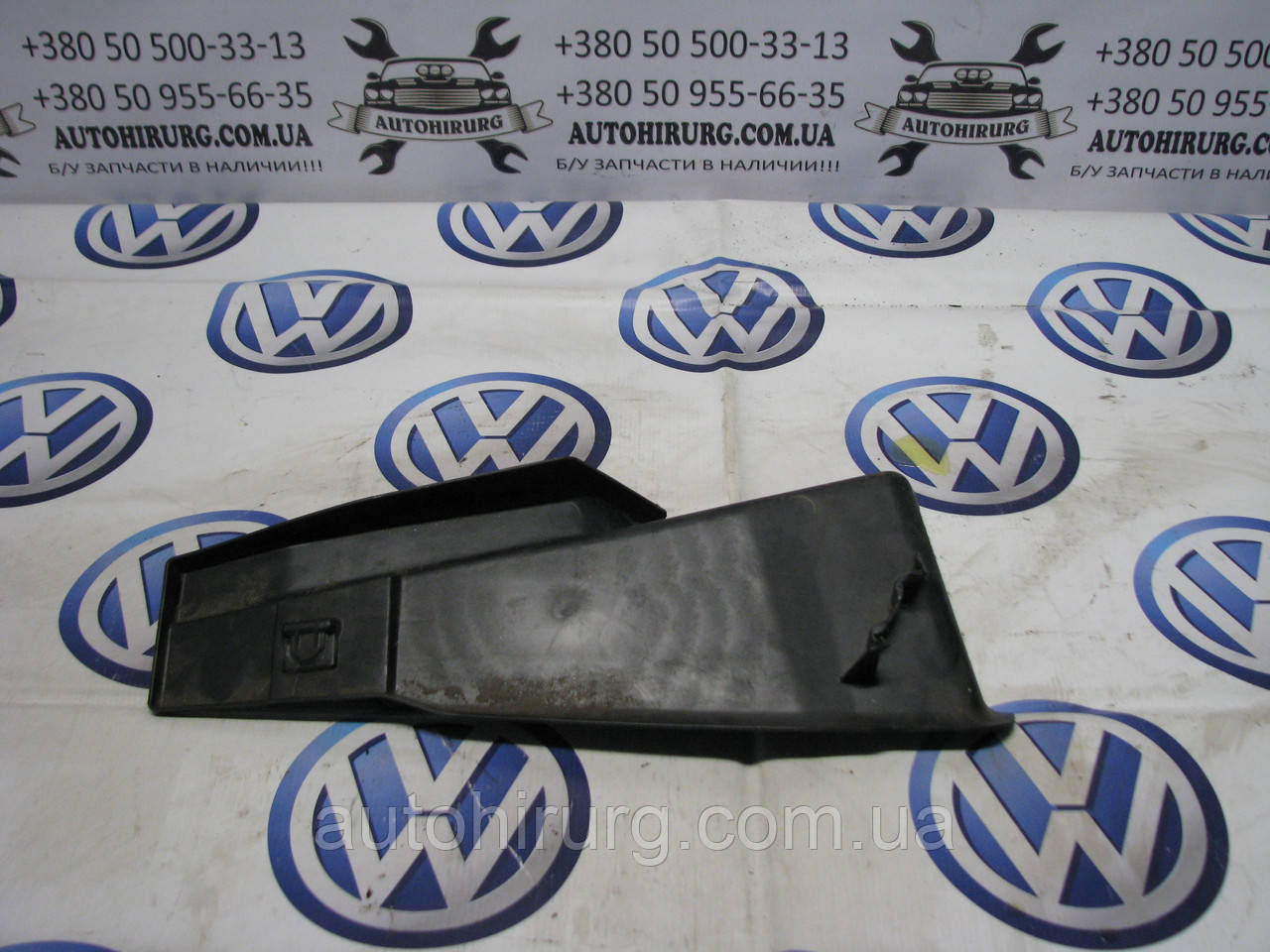 Кожух вентиляційної решітки Volkswagen Passat B7 USA (561815159)