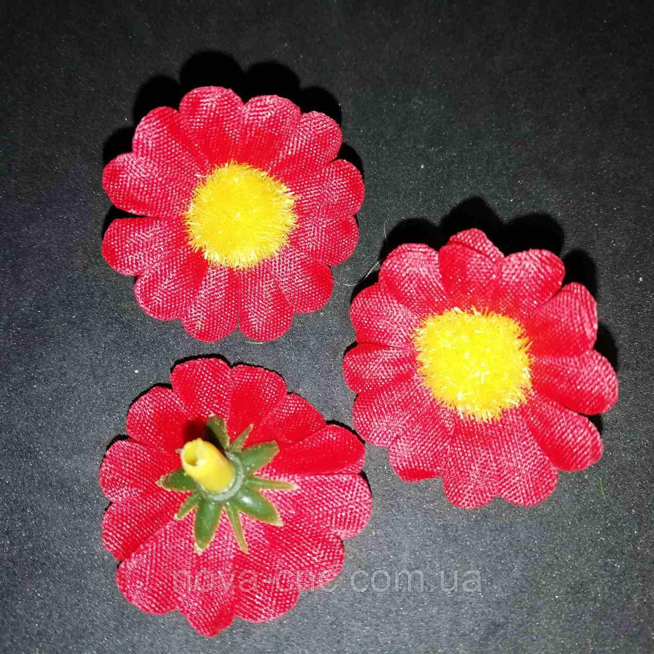 Квітка тканинний "Ромашка" червона 3 см 100 шт в упаковці