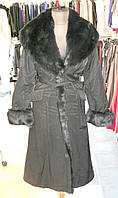 Черне жіноче пальто 36-38 розміру з великим хутряним коміром  Solar