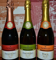Шампанське Фраголіно у новорічній кошику в Дніпрі