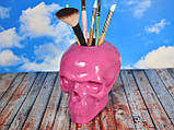 Розовый череп из гипса с отверстием.Подставка-органайзер для кистей и карандашей, фото 2
