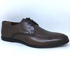 Чоловічі класичні туфлі, натуральна шкіра, колір коричневий, розміри 40,41,42,43